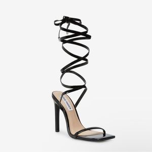 Black strappy Steve Madden heels!